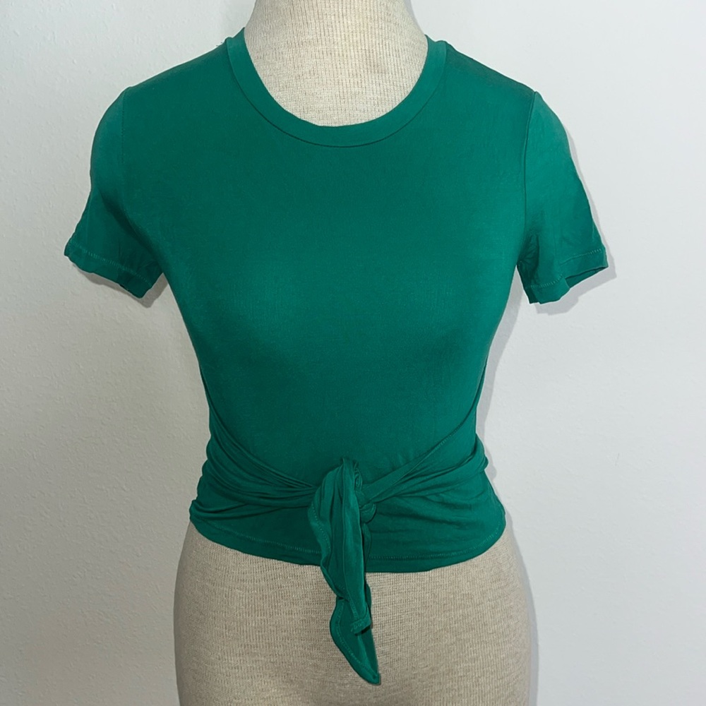 Wilfred Aritzia Tie Front Crop Top